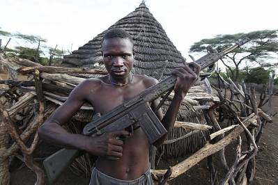 Borgerkrigen i SydSudan førte til en øget miltærisering af civilbefolkningen. (Foto: Steve Evans/Flickr)